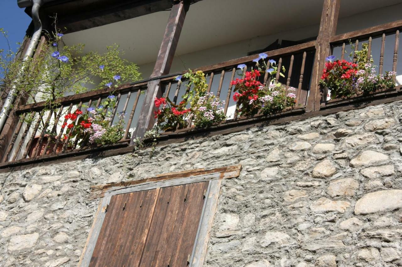 Dolwin Bed and Breakfast Argelès-Gazost Exteriör bild